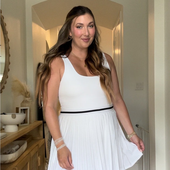 Meet your Posher, Megan - Picture 3 of 4